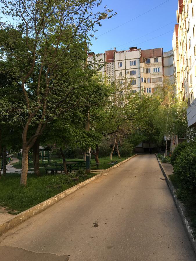 Clean And Comfortable Apartments On Karl Marx Street 蒂拉斯波尔 外观 照片